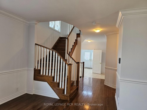 40 Thatcher Crescent, East Gwillimbury, ON - Indoor Photo Showing Other Room