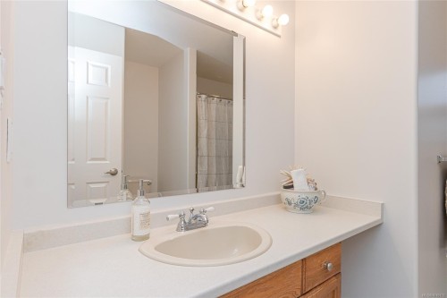 621 Wallace Pl, Ladysmith, BC 