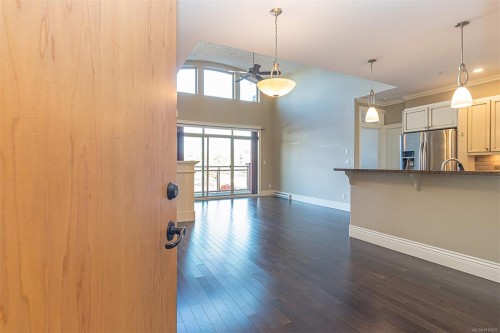 402-755 Goldstream Ave, Langford, BC - Indoor Photo Showing Kitchen