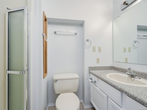 1335 Rudlin St, Victoria, BC 