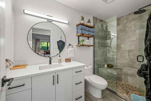 650 Lazo Rd, Comox, BC 