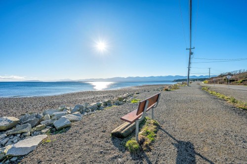650 Lazo Rd, Comox, BC 