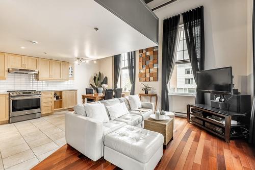 212-65 Boul. René-Lévesque E.  Montréal (Ville-Marie), QC H2X 1N2