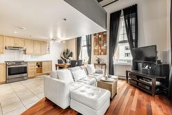 212-65 Boul. René-Lévesque E.  Montréal (Ville-Marie), QC H2X 1N2