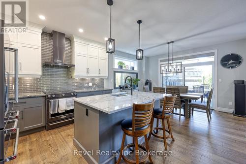 176 Tamarack Boulevard, Woodstock (Woodstock - North), ON - Indoor Photo Showing Kitchen With Upgraded Kitchen