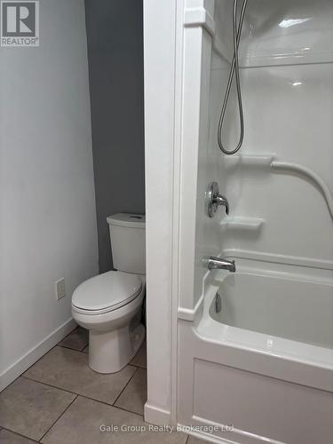 B - Lower Level - 131 Kinzie Avenue, Kitchener, ON - Indoor Photo Showing Bathroom