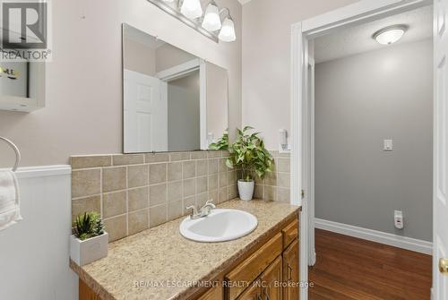 62 Oswego Park Road, Haldimand, ON - Indoor Photo Showing Bathroom
