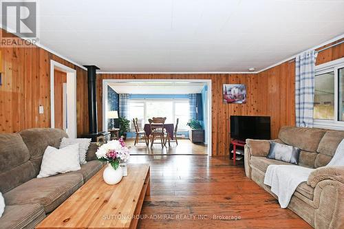 70 Antiquary Road, Kawartha Lakes, ON - Indoor Photo Showing Living Room