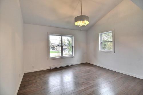 Primary bedroom - 106 Ch. Southière, Magog, QC - Indoor Photo Showing Other Room