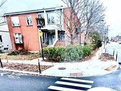 6803 Rue Hadley  Montréal (Le Sud-Ouest), QC H4E 3R4