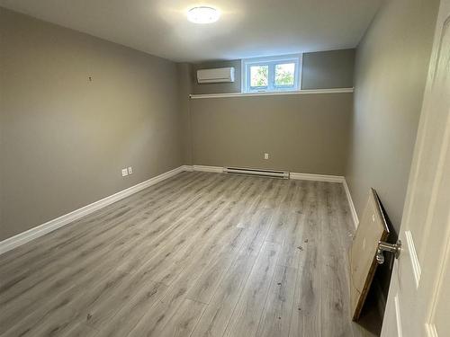 1423 Fall River Road, Fall River, NS 