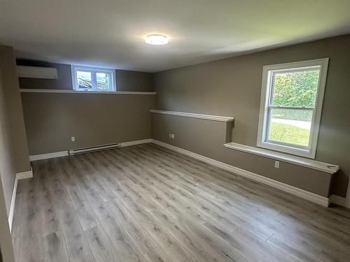 1423 Fall River Road, Fall River, NS 