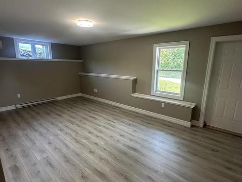 1423 Fall River Road, Fall River, NS 