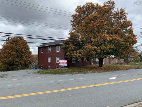 1423 Fall River Road, Fall River, NS 