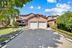 339 PARKLANE ROAD  Oakville, ON L6H 4J4
