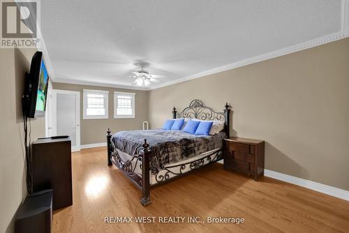 339 Parklane Road, Oakville, ON - Indoor Photo Showing Bedroom