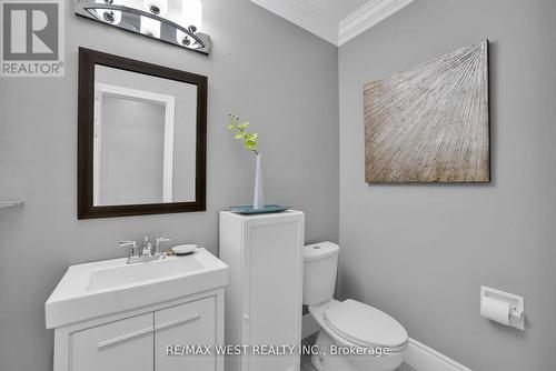 339 Parklane Road, Oakville, ON - Indoor Photo Showing Bathroom