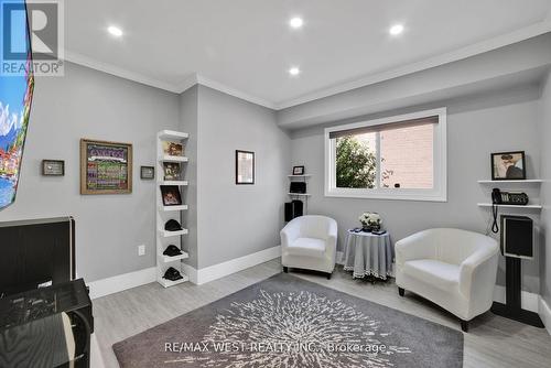 339 Parklane Road, Oakville, ON - Indoor