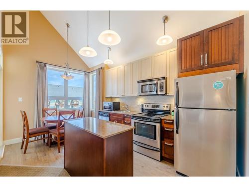 12811 Lakeshore Drive S Unit# 629, Summerland, BC - Indoor Photo Showing Kitchen