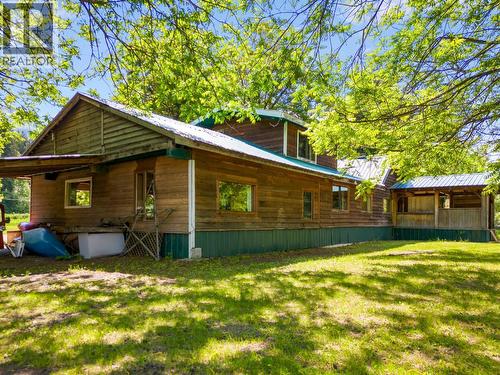209 Lardeau River Road, Meadow Creek, BC 