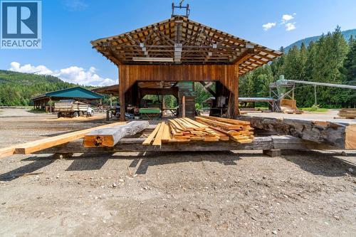 209 Lardeau River Road, Meadow Creek, BC 