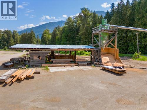 209 Lardeau River Road, Meadow Creek, BC 