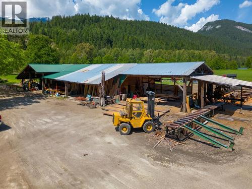 209 Lardeau River Road, Meadow Creek, BC 