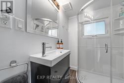 3 piece washroom - 