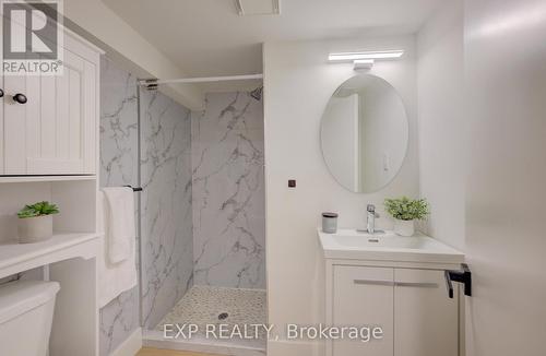 919 Union Street, Kitchener, ON - Indoor Photo Showing Bathroom