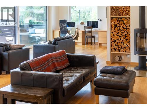 2 Piedmont Drive, Fernie, BC - Indoor Photo Showing Living Room