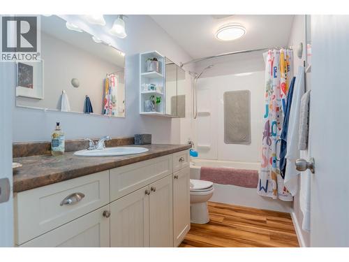 680 Hendry Street, Trail, BC - Indoor Photo Showing Bathroom