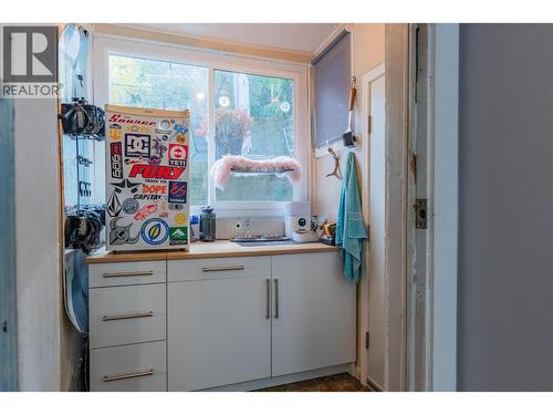 680 Hendry Street, Trail, BC - Indoor