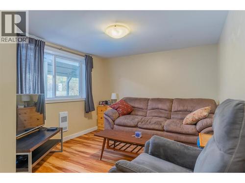 680 Hendry Street, Trail, BC - Indoor Photo Showing Living Room