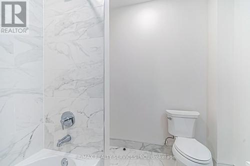 #2 - 30 Dean Park Road, Toronto, ON - Indoor Photo Showing Bathroom