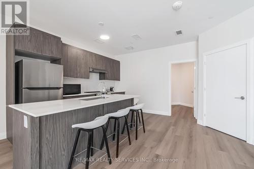 #2 - 30 Dean Park Road, Toronto, ON - Indoor Photo Showing Kitchen