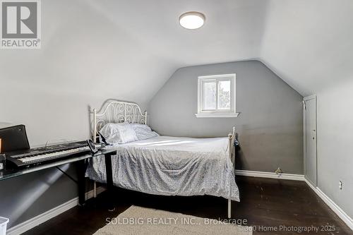 8 Haslemere Avenue, Brampton, ON - Indoor Photo Showing Bedroom