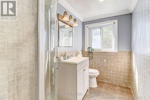 8 Haslemere Avenue, Brampton, ON - Indoor Photo Showing Bathroom