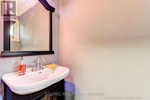 8 Haslemere Avenue, Brampton, ON - Indoor Photo Showing Bathroom
