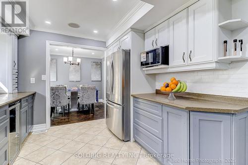 8 Haslemere Avenue, Brampton, ON - Indoor Photo Showing Kitchen