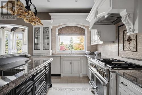 95 Old Ruby Lane, Puslinch, ON - Indoor Photo Showing Kitchen With Upgraded Kitchen