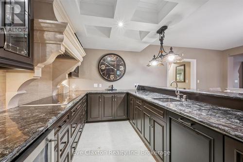 95 Old Ruby Lane, Puslinch, ON - Indoor Photo Showing Kitchen