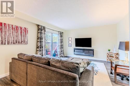 38 - 187 Grulke Street, Kitchener, ON - Indoor Photo Showing Living Room