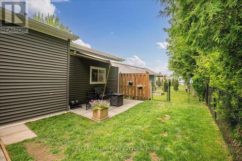 13 Kellestine Drive, Strathroy-Caradoc (Se), ON - Outdoor