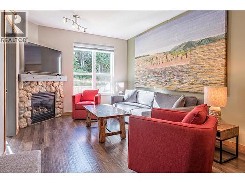9808 Silver Star Road Unit# 109, Vernon, BC - Indoor Photo Showing Living Room With Fireplace