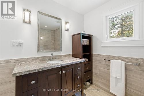 12 Glenn Court, Caledon, ON - Indoor Photo Showing Bathroom