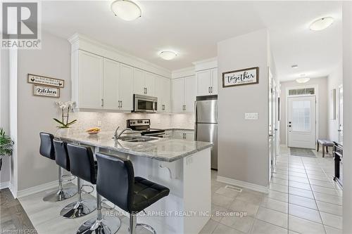 4 Ellis Avenue, St. Catharines, ON - Indoor Photo Showing Kitchen With Upgraded Kitchen