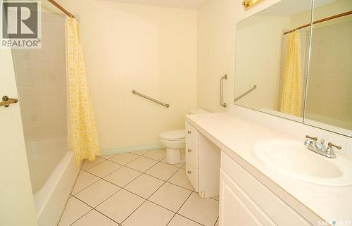 2915 37Th Street W, Saskatoon, SK - Indoor Photo Showing Bathroom