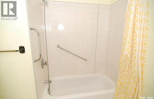 2915 37Th Street W, Saskatoon, SK - Indoor Photo Showing Bathroom
