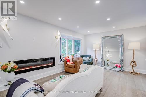33 Sir Brandiles Place, Markham, ON - Indoor With Fireplace