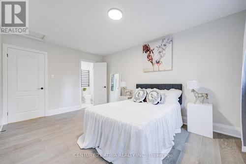33 Sir Brandiles Place, Markham, ON - Indoor Photo Showing Bedroom